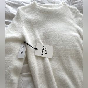 Super soft white Aritzia Sunday Best Kitten Sweater, tried on once and NWT
